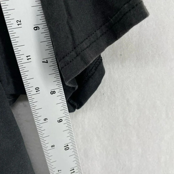 ACDC T-Shirt Women's Sz M Black ACDC Back In Black 1980 US Tour Crew Neck - Picture 5 of 10